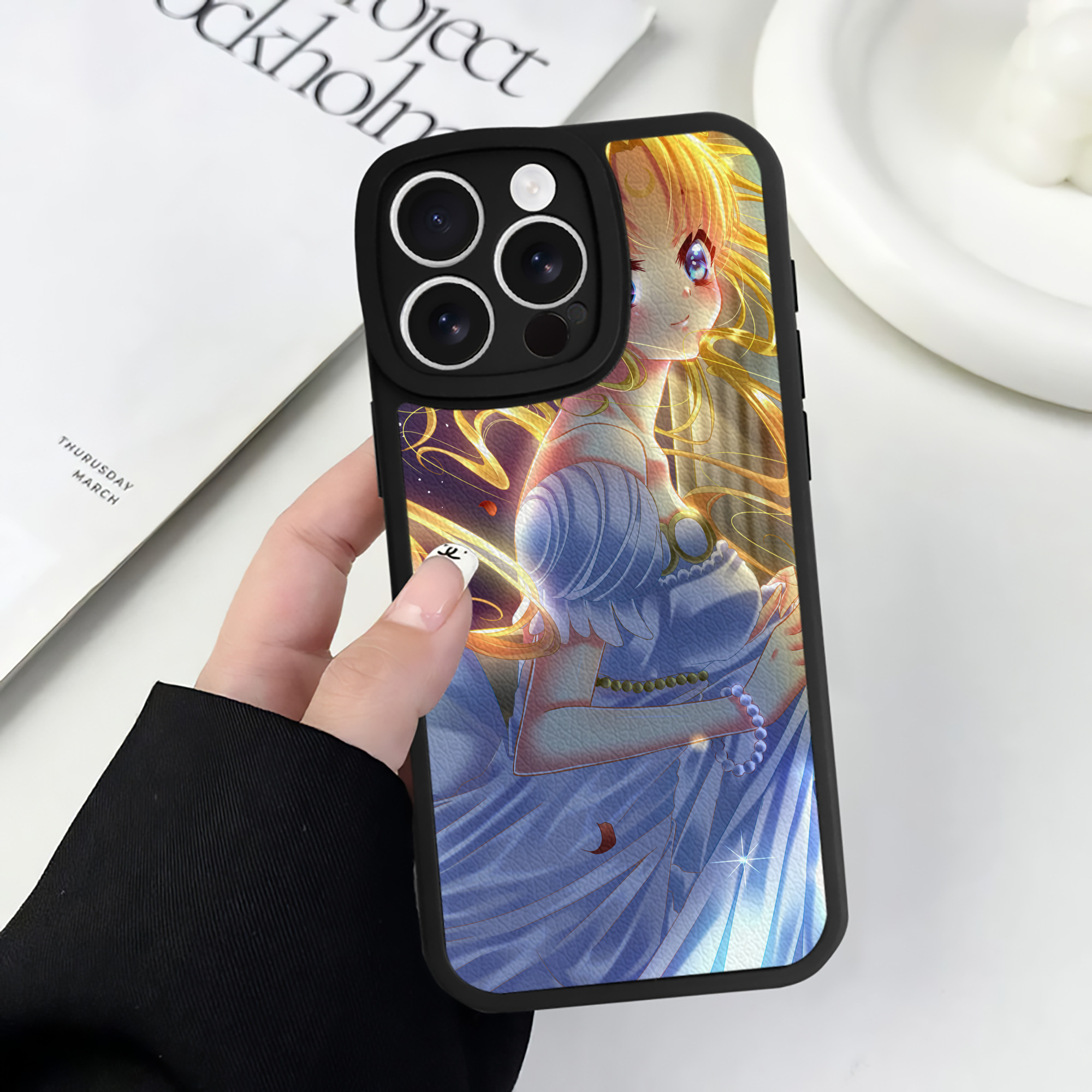 （画像用） 美少女戦士セーラームーン Sailor Moon 【iPhone 16シリーズ対応】シリコンスマホケース（レザー調） 材質：シリコン